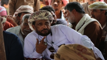 وزير يمني يطالب السعودية والإمارات بمراجعة تعاملهما مع الشرعية 