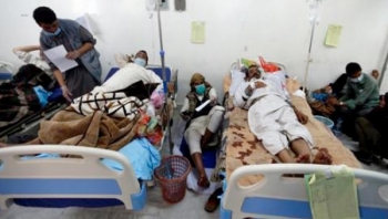 وباء الكوليرا يتفشى ويحصد مئات الأرواح في اليمن