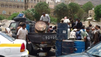 اللجنة الاقتصادية تتهم ميليشيا الحوثي بالوقوف وراء ازمة الوقود