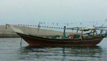 فقدان سفينة على متنها عشرات الركاب كانت في طريقها من المهرة إلى سقطرى