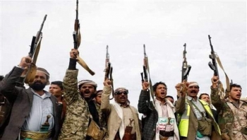 الحوثيون يستبدلون بالقوة أحد خطباء مساجد صنعاء بآخر حوثي أثناء الخطبة