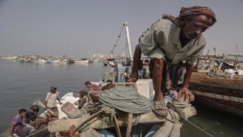 سلطات "باكريت" في المهرة تفرض جبايات كبيرة تفاقم معاناة الصيادين