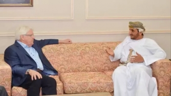 بعد لقائه زعيم الحوثيين.. جريفيث يبحث في مسقط دفع الأطراف اليمنية إلى التوصل لحل سياسي