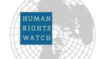 وزير حقوق الإنسان يستعرض الانتهاكات الحوثية مع "رايتس ووتش"