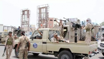 صحيفة: السعودية تسعى إلى إنهاء التمرد الانفصالي في جنوب اليمن بإعادة هيكلة الجيش ودمج المليشيات في مؤسساته