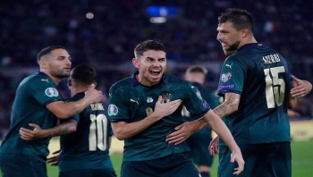 إيطاليا تهزم اليونان وتتأهل إلى بطولة أوروبا 2020