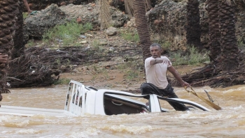 السلطات المحلية في حضرموت وسقطرى ترفع درجة الاستعداد لمواجهة إعصار "كيار"