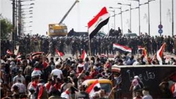 العراقيون يتدفقون على الشوارع في أكبر احتجاج منذ سقوط صدام