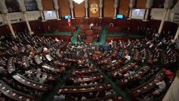 البرلمان التونسي الجديد يعقد أولى جلساته لانتخاب رئيس له