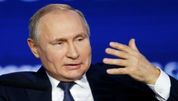 بوتين يدعو الحزب الحاكم المتعثر في روسيا إلى تحمل مسؤولياته