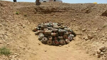 صعدة.. الجيش الوطني يتلف مئات الألغام في جبهة مران