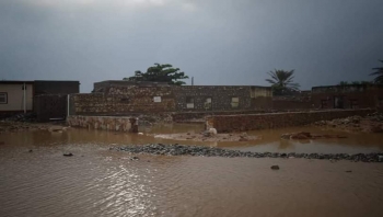 الحكومة توجه بصرف 100 مليون ريال لمواجهة تبعات إعصار "بافان" في سقطرى