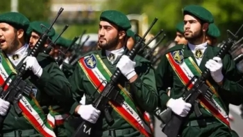 مجلة فرنسية: 400 مقاتل من الحرس الثوري الإيراني في صنعاء لدعم الحوثيين