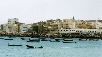 لجنة المتعاقدين بحضرموت تطالب الحكومة بصرف رواتب منتسبيها وتثبيتهم