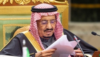 مخاوف مبكرة.. العاهل السعودي يناقش أهمية التهدئة في اتصال مع رئيس العراق