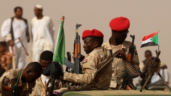 السودان: تبادل لإطلاق النار بين الشرطة وعناصر بالمخابرات والجيش يعتبرها "فوضى تتطلب الحسم"