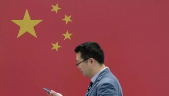 هل بدأت الحرب؟.. عمالقة الهواتف الصينية يتحدون غوغل بمتجر تطبيقات جديد