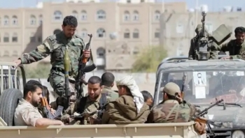 صنعاء.. الحوثيون يداهمون منازل أعضاء في البرلمان تمهيدا للاستيلاء عليها