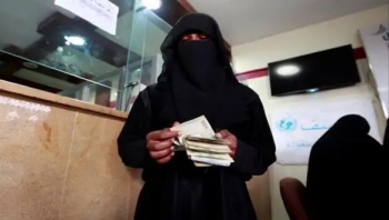 الحكومة تعلن صرف راتب شهر يناير للمتقاعدين في مناطق سيطرة الحوثيين