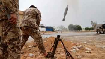 حكومة الوفاق تكشف عن وصول مقاتلين سوريين ومرتزقة روس إلى بنغازي