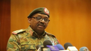 وفاة وزير الدفاع السوداني بأزمة قلبية مفاجئة