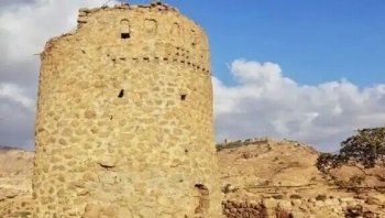 الحكومة اليمنية تدين تفجير الحوثيين قلعة القوباء الأثرية في حجة