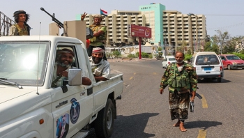 حرب مفتوحة بين الرياض وأبوظبي جنوب اليمن