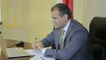 وزير الخارجية يناقش مع سفراء الاتحاد الأوروبي تداعيات إعلان "الانتقالي" الإدارة الذاتية