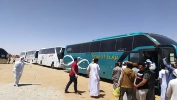 الحكومة: تم حل مشكلة اليمنيين العالقين في منفذ شرورة بالوديعة