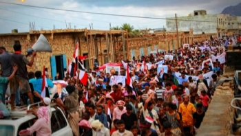 سقطرى.. تظاهرة لأبناء قلنسية وعبدالكوري للمطالبة بعودة السلطة المحلية والتنديد بالانقلاب