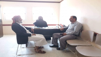الوكيل بن عليان يتفقد سير العملية التعليمية بمدرسة الملك سلمان بمدينة الغيضة