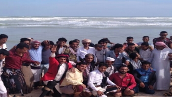 وكيل محافظة ‎المهرة كلشات : يقيم رحلة بحرية ترفيهية ومأدبة غداء لجرحى تعز .صور