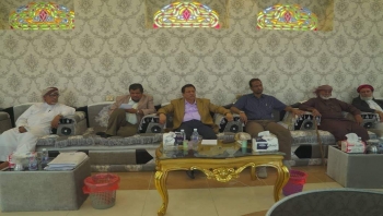محافظ المهرة يلتقي لجنة إصلاح ذات البين ويؤكد استعداد السلطة لتقديم كافة التسهيلات