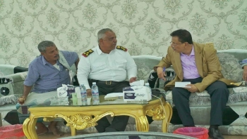 محافظ المهرة يطلع على أوضاع القوات البحرية ويوجه بصرف مكافأة للجنود الذين ضبطوا سفينة تهريب محملة بالمخدرات