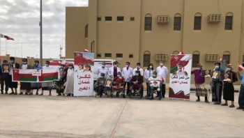 سلطنة عمان تستقبل 55 جريح من جرحى تعز