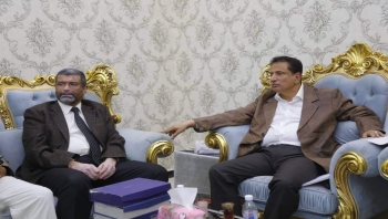 محافظ المهرة يبحث مع مؤسسة حضرموت لمكافحة السرطان إجراءات تأسيس وحدة لمعالجة الأورام بالمحافظة