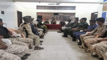 قيادة أمن المهرة خلال لقائها بضباط وأفراد إدارة أمن مديرية الغيضة تشدد على الانضباط ورفع اليقظة الأمنية