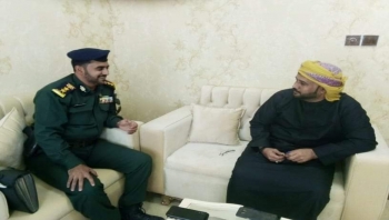وكيل المهرة للشؤون الفنية يناقش مع نائب مدير أمن المحافظة إمكانية تركيب منظومة كاميرات مراقبة في العاصمة الغيضة