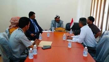 أمين عام المجلس المحلي بالمهرة يلتقي بنائب رئيس الهيئة العامة لتنظيم النقل البري بالجمهورية .