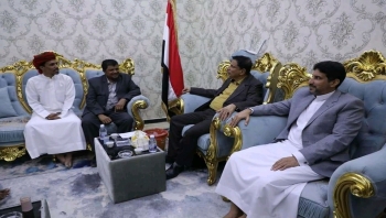 المهرة .. لقاء يجمع المحافظ مع السلطان محمد آل عفرار و قيادة المجلس العام لأبناء محافظتي المهرة وسقطرى لتوحيد صف المهرة
