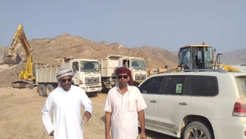 شمل شق وتسوية "33" كم ..  مديرعام حوف يتفقد مشروع طريق وادي شغووت بتمويل من السلطة المحلية