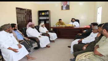 مدير عام حصوين يترأس اجتماعا مشتركا للهيئة الإدارية واللجنة الأمنية لمناقشة  إجراءات منع انتشار المخدرات