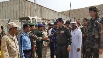 المهرة ..وزير الداخلية ومدير أمن المحافظة يتفقدان ميناء نشطون