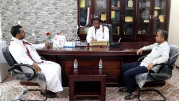 الوكيل الجعفري يطلع على نشاط مكتب الصناعة ويشدد على الرقابة وضبط الأسعار في الأسواق