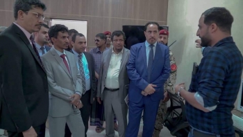 الوزير البكري والوكيل كلشات وأمين المجلس المحلي يتفقدون مبنى بيت الشباب بمحافظة المهرة