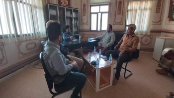 مدير مكتب الزراعة بالمهرة يلتقي فريق من  مؤسسة ائتلاف الخير للتنمية