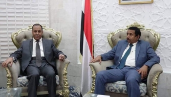 شبوة: وزير الصناعة والمحافظ بن عديو يناقشان مع كبار التجار والمستوردين آلية ضبط الأسعار