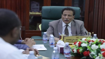 المحافظ بن ياسر يترأس اجتماعاً لمناقشة المشاريع الجاري تنفيذها والمشاريع المتعثرة