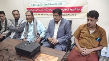 نيمر يفتتح مختبر "حاضنة التكنولوجيا" ويدشن دورة العمليات الحسابية بالحاسب الآلي