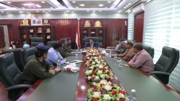 محافظ المهرة "بن ياسر" يلتقي بوكيل وزارة الداخلية لقطاع الأمن والشرطة